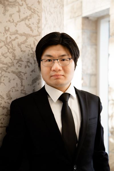 Zach Wang magic and mentalism