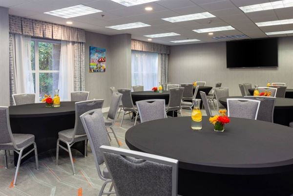 Hampton Inn & Suites Raleigh/Cary I-40 PNC Arena