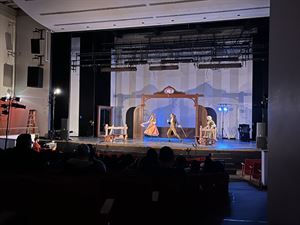 THEATER / CONCERT HALL