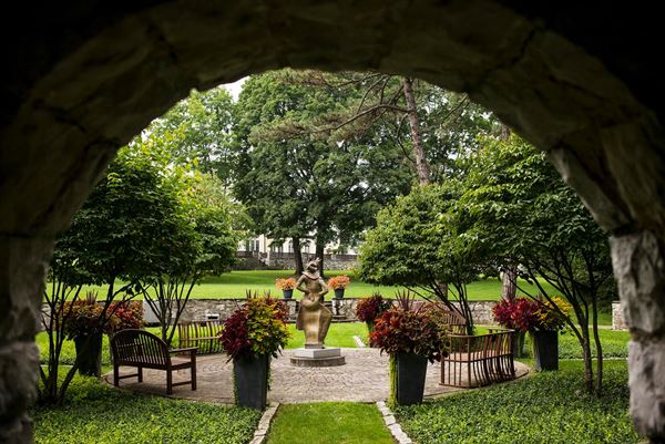 Surrey-Williamson Inn