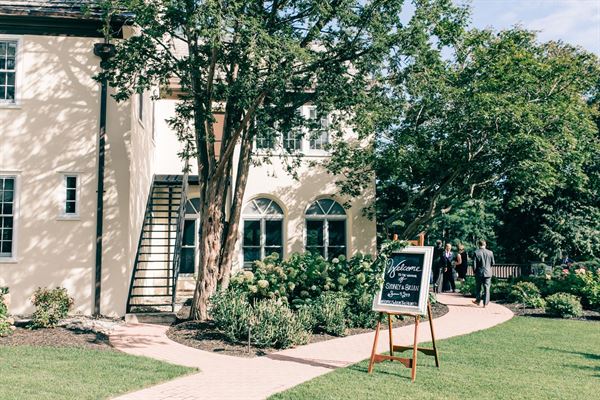 Surrey-Williamson Inn