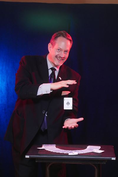 Gene R. Gordon - Magic and entertainment