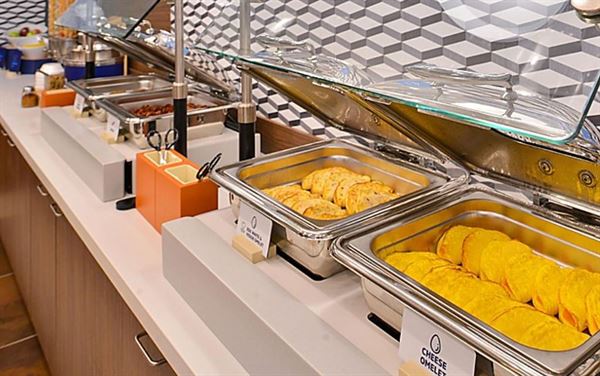 Holiday Inn Express & Suites Atlanta N-Perimeter Mall Area