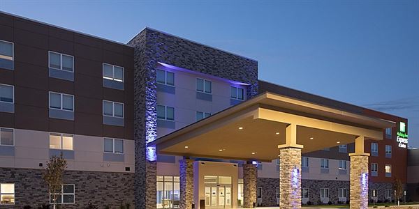 Holiday Inn Express & Suites Sioux City North - Event Center