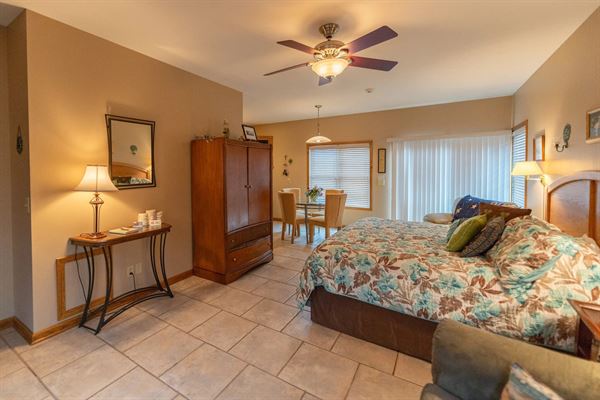 Lighthouse Lodge B&B on Lake Shafer