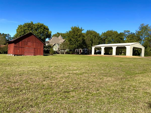 Four Winds Victorian Venue & Suites