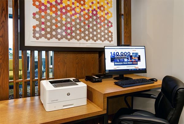 Holiday Inn Express & Suites Milwaukee - Brookfield