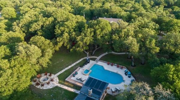 The Whispering Oaks Estate