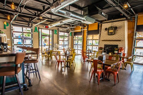 Detroit Fleat Food Truck Park & Boozery