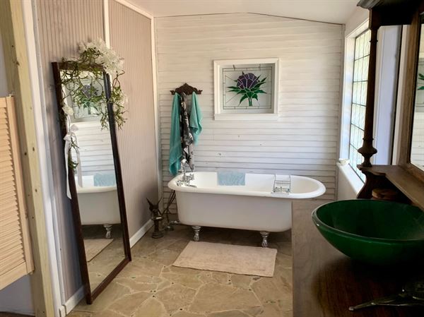 The Cedar House at Rollin Rock Ranch