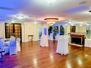 Renaissance Foyer - Cocktail Hour Space for Weddings