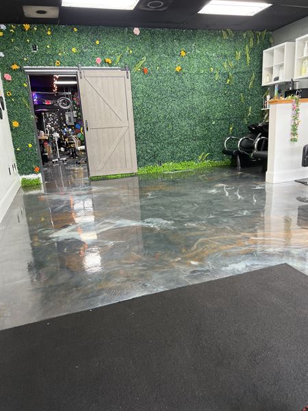 Hq barbershop and lounge