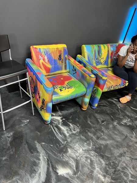 Hq barbershop and lounge