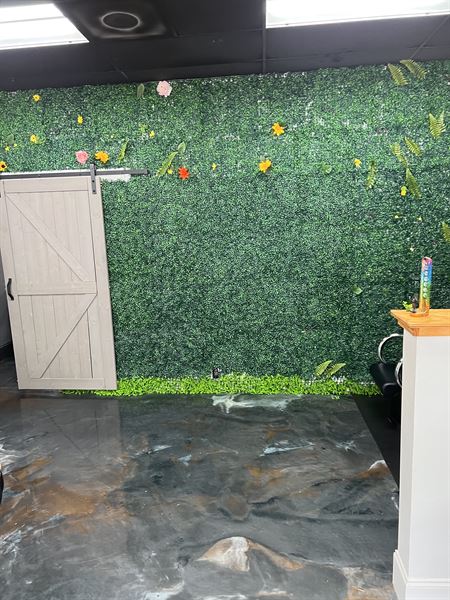 Hq barbershop and lounge