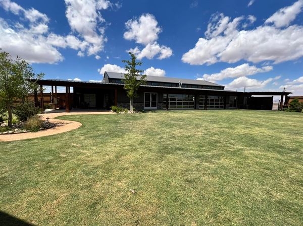 Broken Spur Event Center