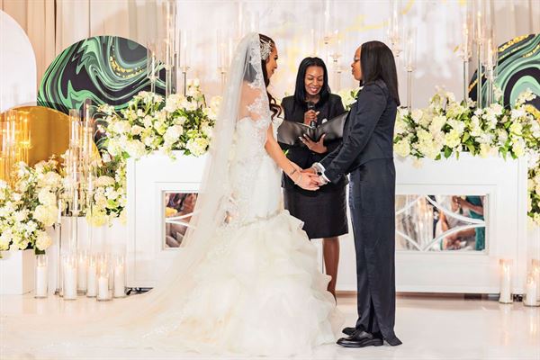 Officiant ATL-Minister Melinda Guess