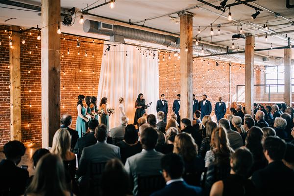 Officiant ATL-Minister Melinda Guess