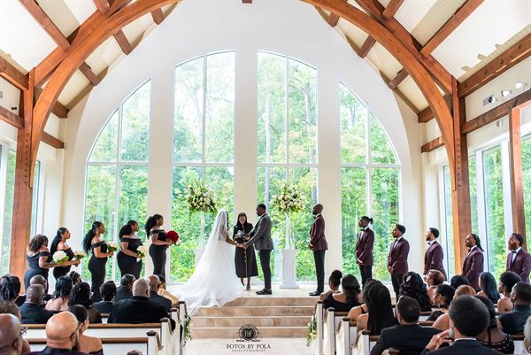 Officiant ATL-Minister Melinda Guess