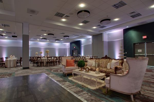 Holiday Inn & Suites Peoria at Grand Prairie