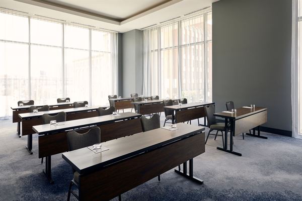 Live! by Loews St. Louis