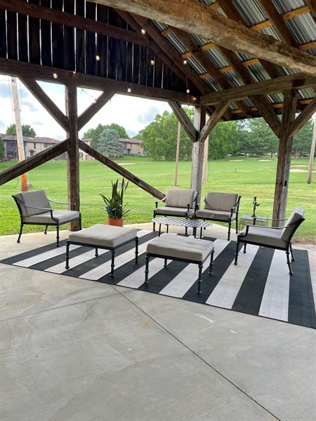 Black Oak Bar and Grille at Penn National Golf Course