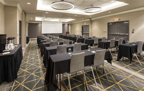 Holiday Inn Hotel & Suites Maple Grove NW Mpls-Arbor Lks