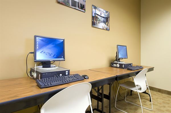 Indiana Wesleyan University, Dayton Ed. Center