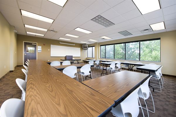 Indiana Wesleyan University, Dayton Ed. Center