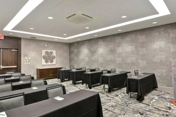 Embassy Suites by Hilton Minneapolis - Airport