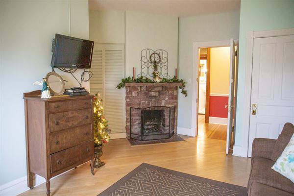 The Inn at Ragged Edge