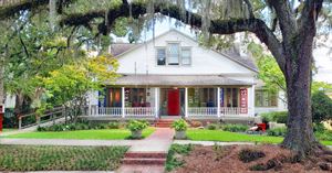 Gallery Building in the Historic Meginnis-Munroe House