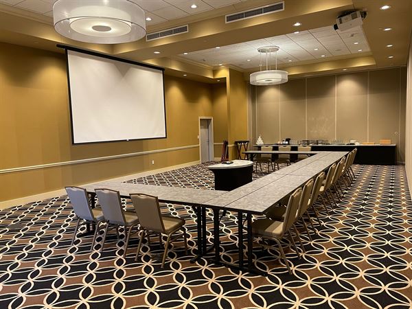 Holiday Inn Hotel & Suites East Peoria and Johnny's Italian Steakhouse