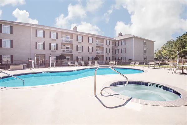 Hawthorn Suites By Wyndham Conyers