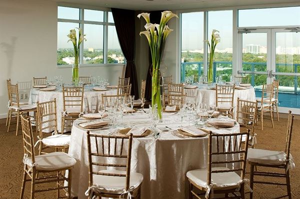 Hotel Arya Coconut Grove