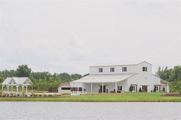 Belle's Venue and Farms