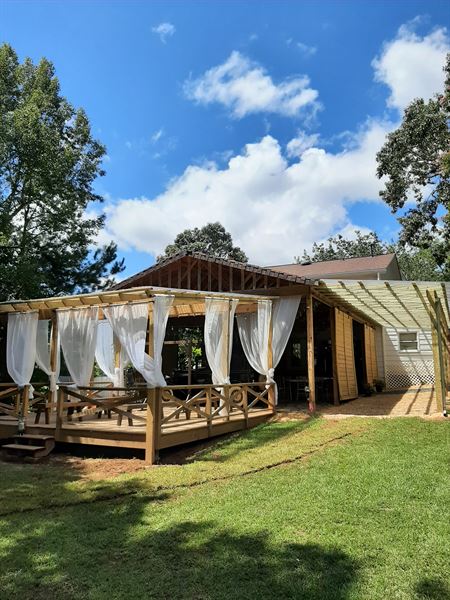 Lela's Place Event Venue