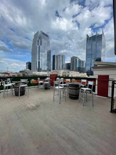 Loser's Bar & Grill Downtown Nashville