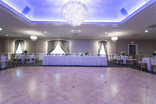 Villari's Lakeside Restaurant