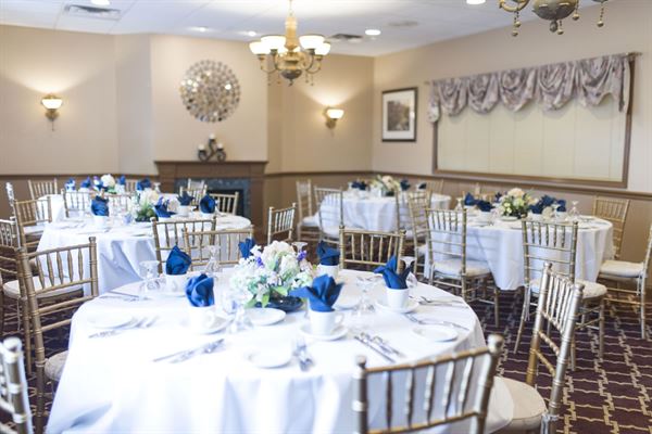 Villari's Lakeside Restaurant