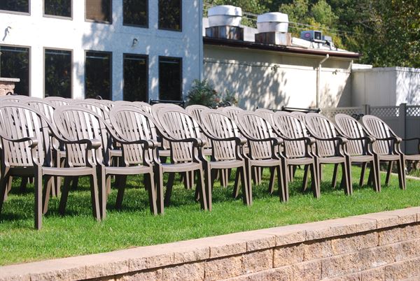 Villari's Lakeside Restaurant