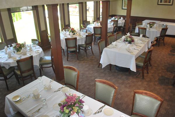 Villari's Lakeside Restaurant