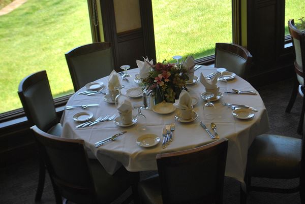 Villari's Lakeside Restaurant