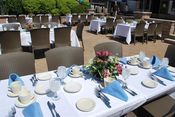 Villari's Lakeside Restaurant