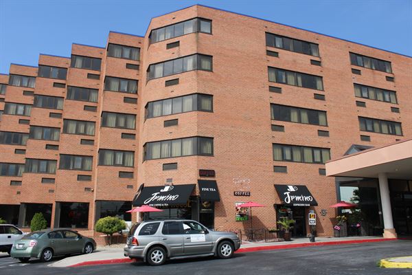 APM Inn and Suites