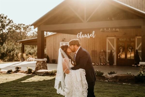 Spring Hill Farm Wedding and Event Center