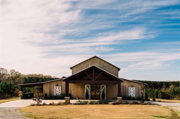 Spring Hill Farm Wedding and Event Center