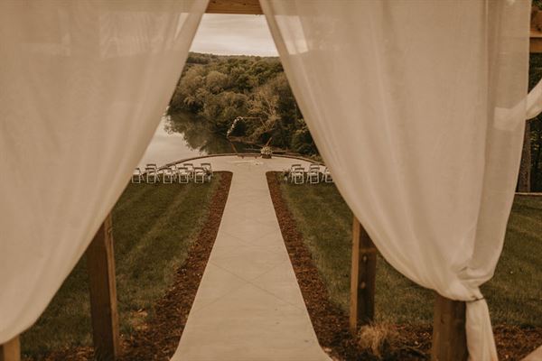 River Cliff Event Venue