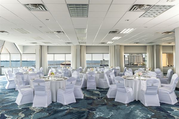 Holiday Inn Kingston-Waterfront