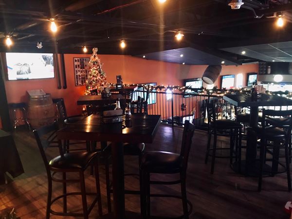 Leo's Pizzeria & Sports Bar