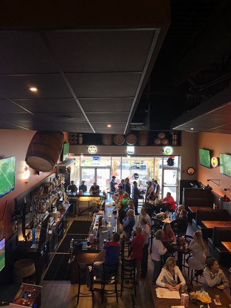 Leo's Pizzeria & Sports Bar